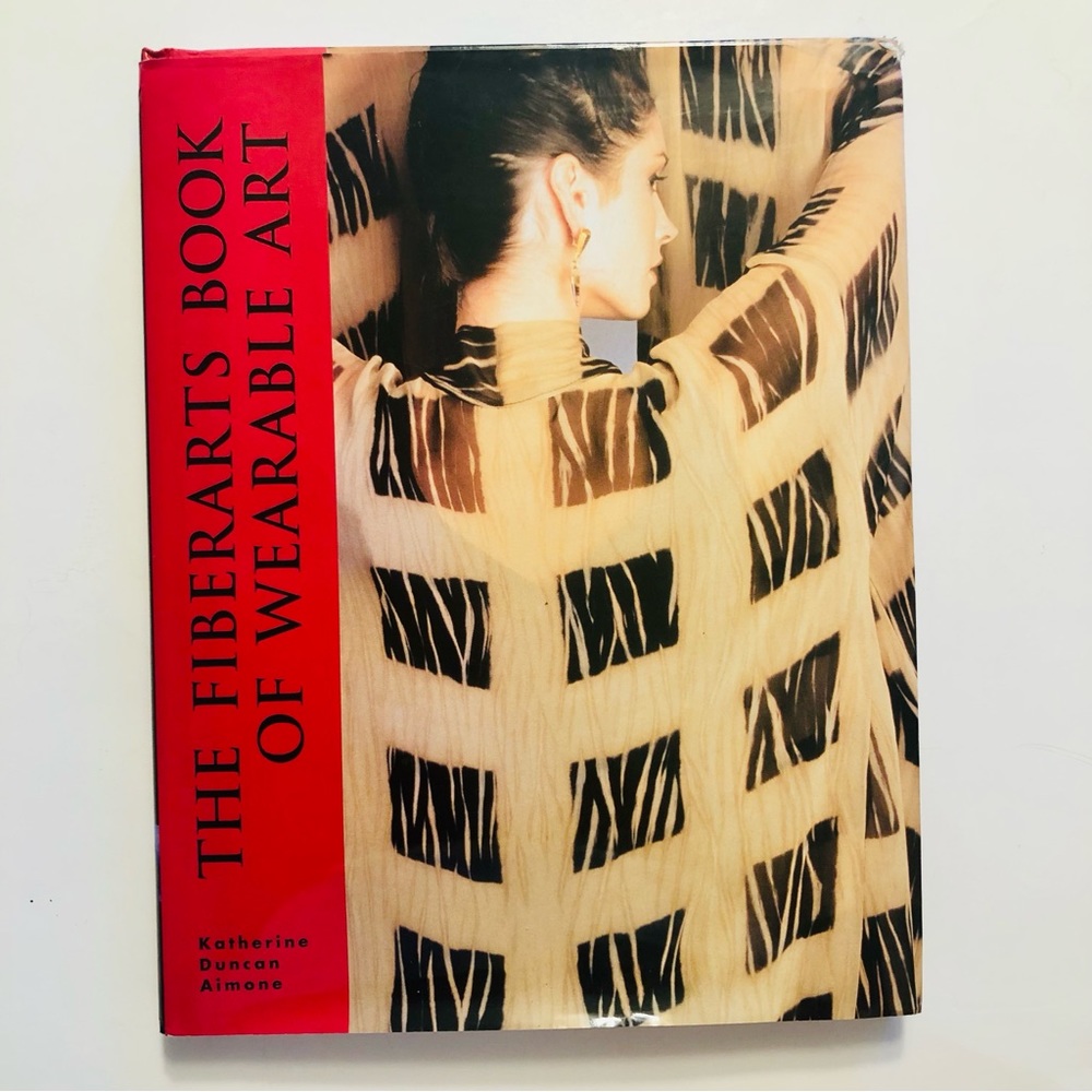 “The Fiberarts Book of Wearable Art” Like New, Hardcover, Art-to-Wear